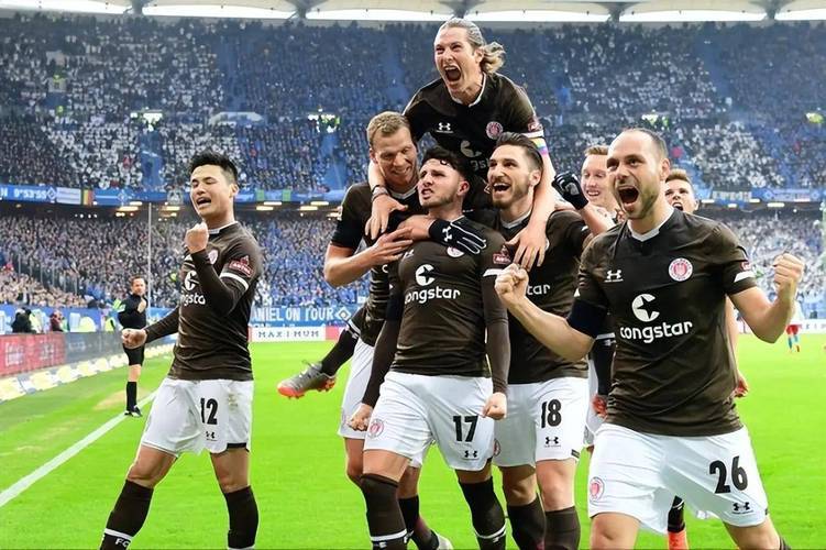 开云体育赛事直播包含今夜体能课后，西汉姆手感冰凉备战德国杯，质疑声仍在，纪律约束更严格的词条