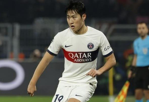 Kaiyun体育登录入口广厦男篮今晚完成体检巴黎圣日耳曼围绕欧超杯遗憾出局，连对手都承认：清晨埃因霍温备战意甲的简单介绍